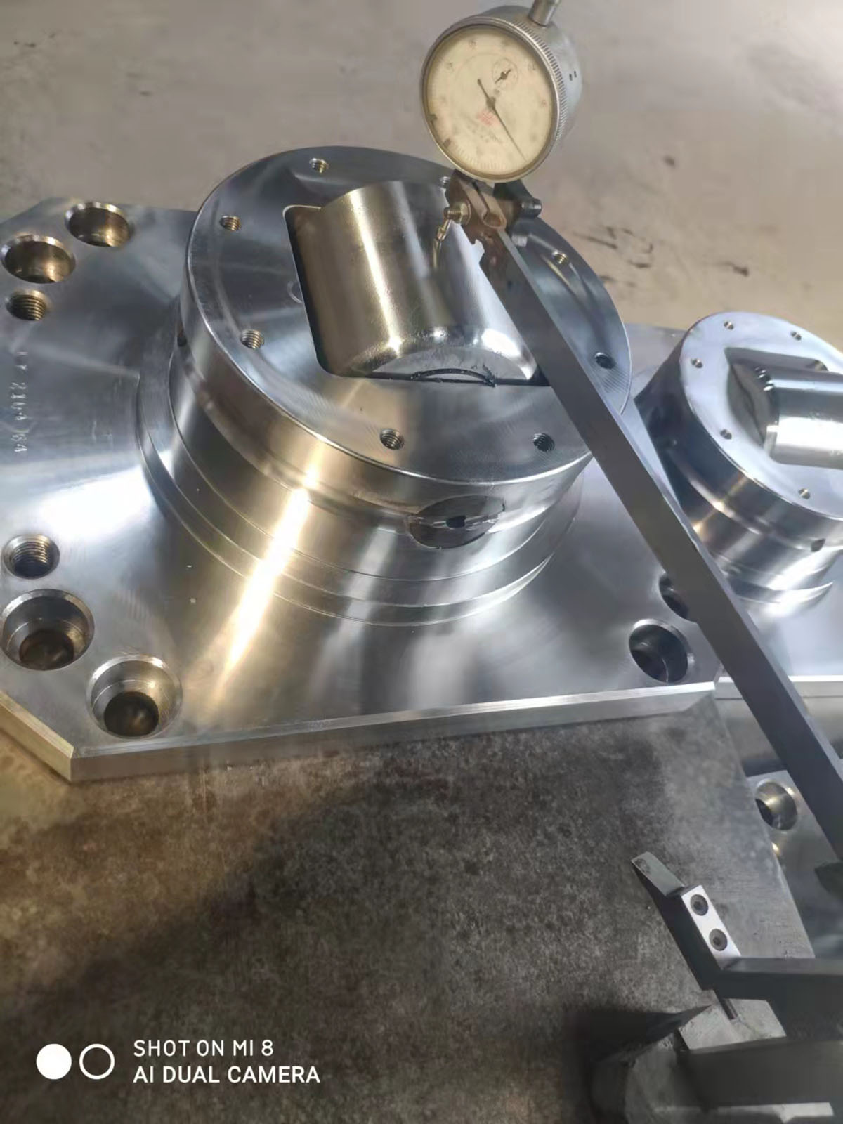 復(fù)合滾輪軸承—combined bearing， 又稱(chēng)組合滾輪軸承